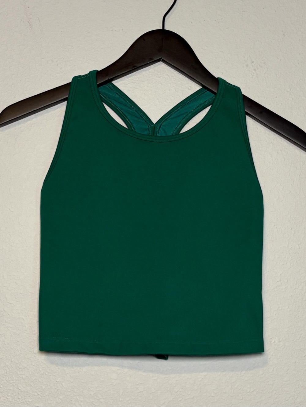 Beyond Yoga Power Beyond Strive Cropped Tank in Meadow Green - Size Large - Picture 3 of 7